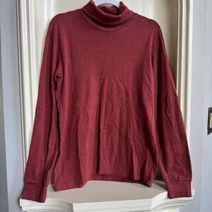 Uniqlo Red Turtleneck Size Medium